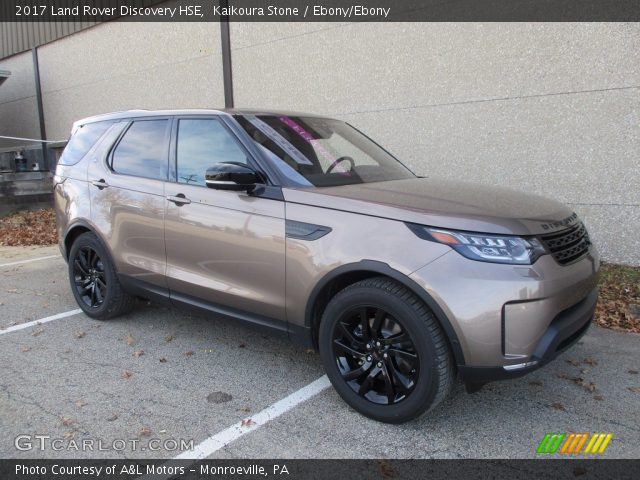 2017 Land Rover Discovery HSE in Kaikoura Stone