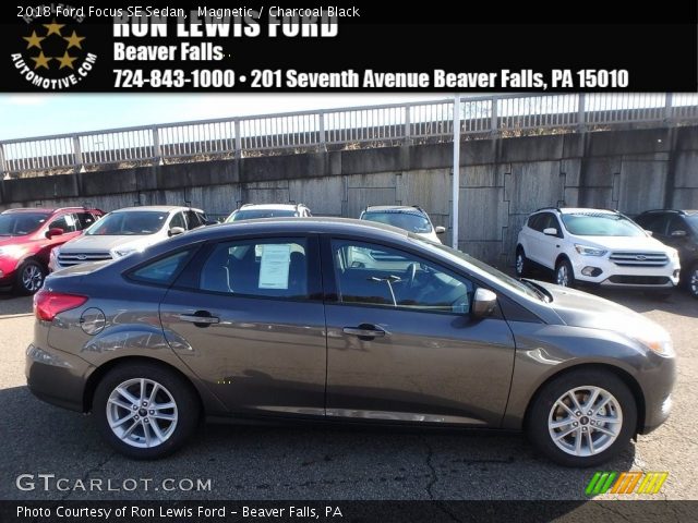 2018 Ford Focus SE Sedan in Magnetic