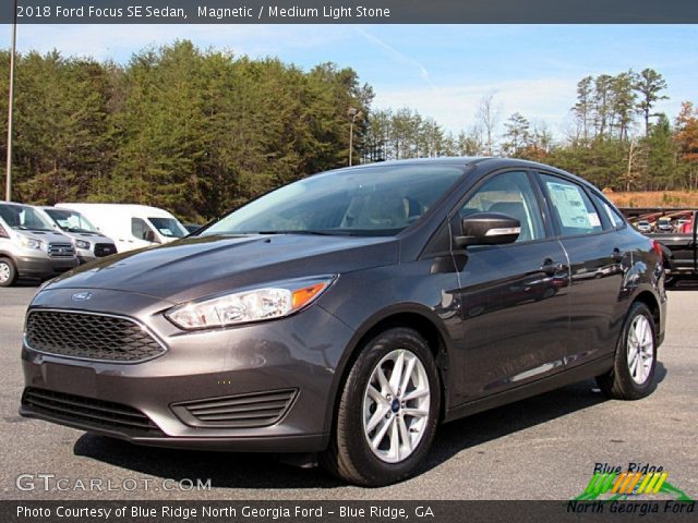 2018 Ford Focus SE Sedan in Magnetic