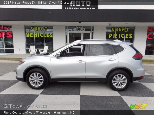 2017 Nissan Rogue SV in Brilliant Silver