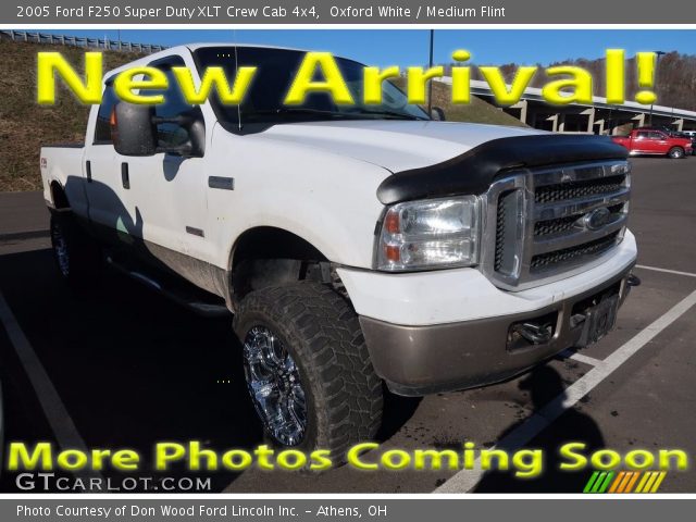2005 Ford F250 Super Duty XLT Crew Cab 4x4 in Oxford White