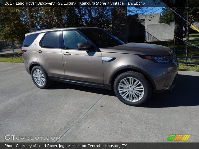 2017 Land Rover Discovery HSE Luxury in Kaikoura Stone