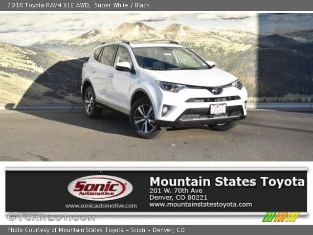 2018 Toyota RAV4 XLE AWD in Super White