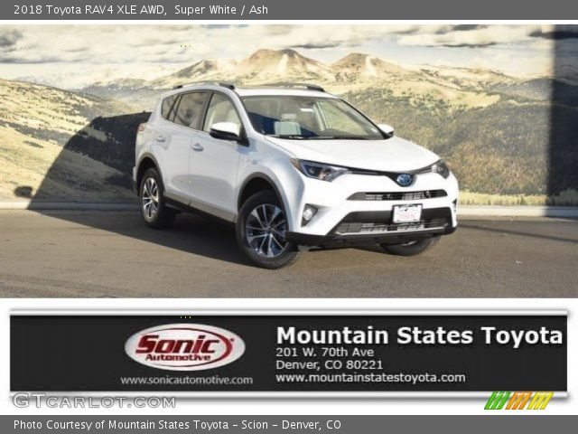 2018 Toyota RAV4 XLE AWD in Super White