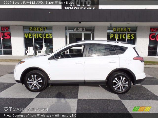 2017 Toyota RAV4 LE AWD in Super White