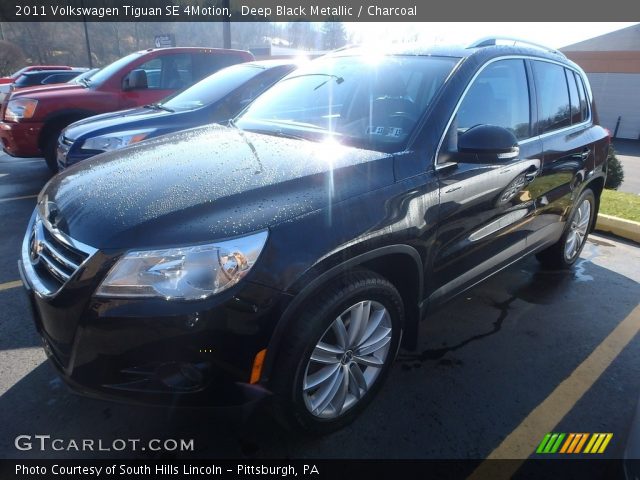 2011 Volkswagen Tiguan SE 4Motion in Deep Black Metallic