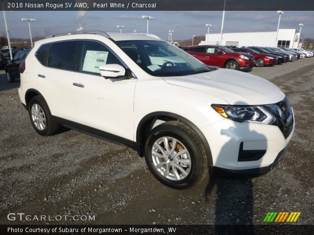 2018 Nissan Rogue SV AWD in Pearl White