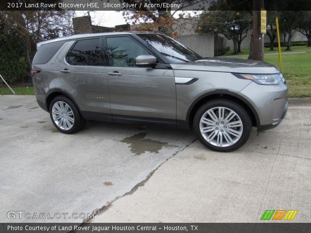 2017 Land Rover Discovery HSE in Silicon Silver