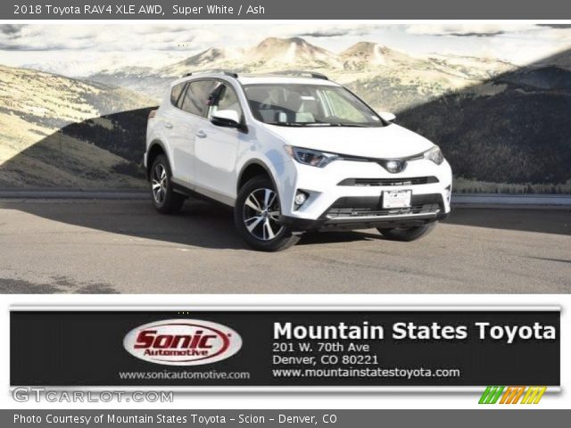 2018 Toyota RAV4 XLE AWD in Super White