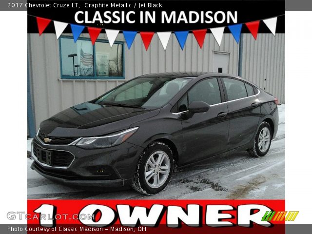 2017 Chevrolet Cruze LT in Graphite Metallic