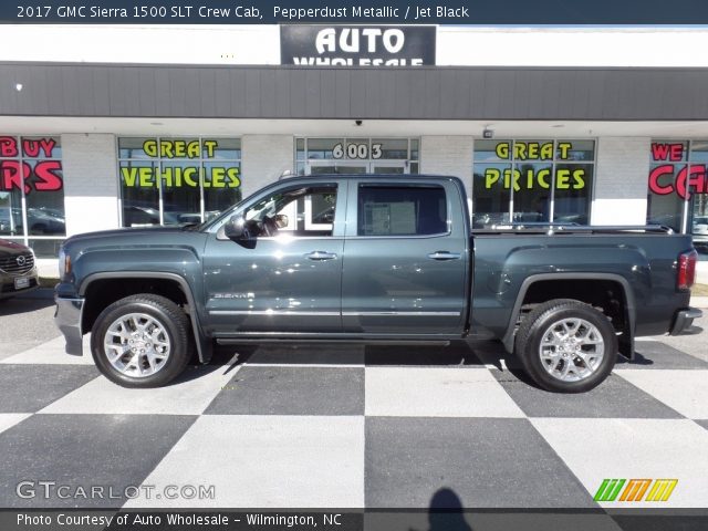 2017 GMC Sierra 1500 SLT Crew Cab in Pepperdust Metallic