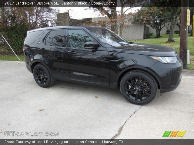 2017 Land Rover Discovery SE in Santorini Black
