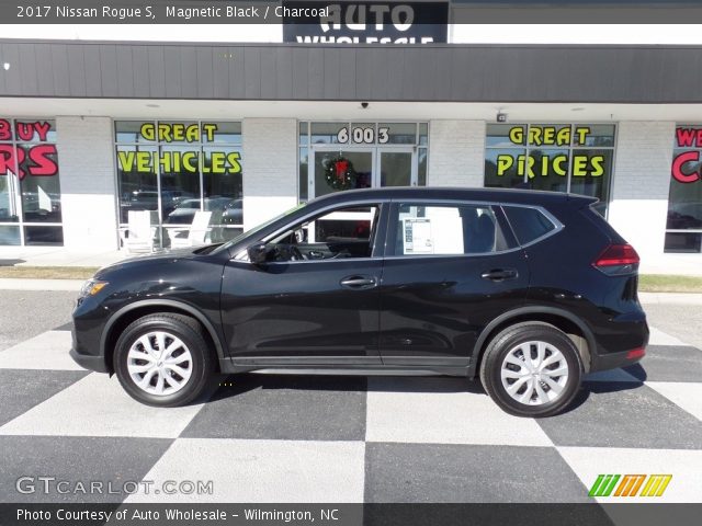2017 Nissan Rogue S in Magnetic Black