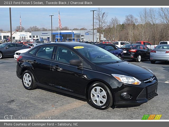 2013 Ford Focus S Sedan in Tuxedo Black