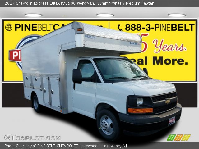 2017 Chevrolet Express Cutaway 3500 Work Van in Summit White