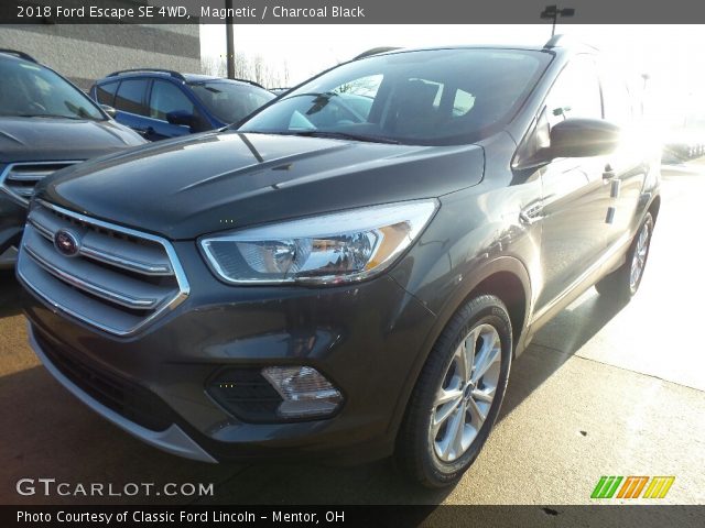 2018 Ford Escape SE 4WD in Magnetic