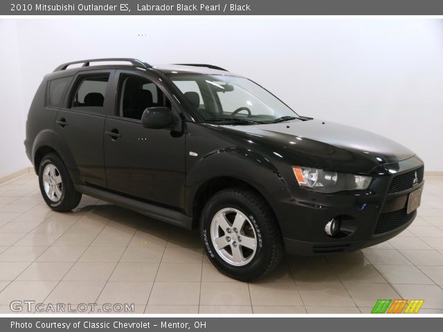 2010 Mitsubishi Outlander ES in Labrador Black Pearl