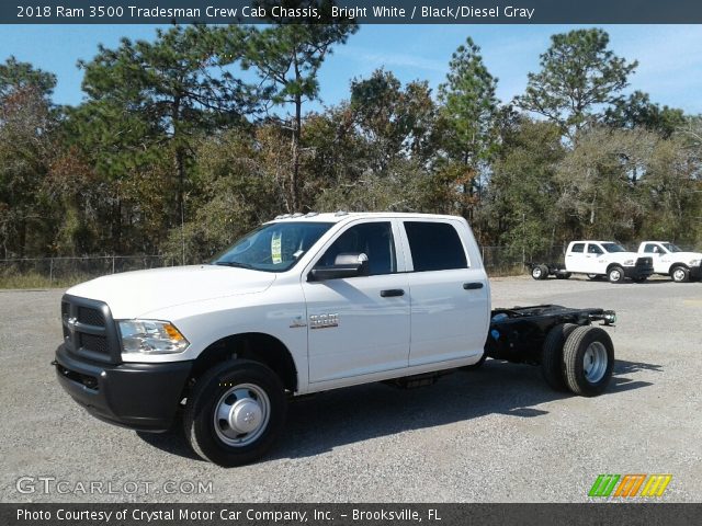 2018 Ram 3500 Tradesman Crew Cab Chassis in Bright White