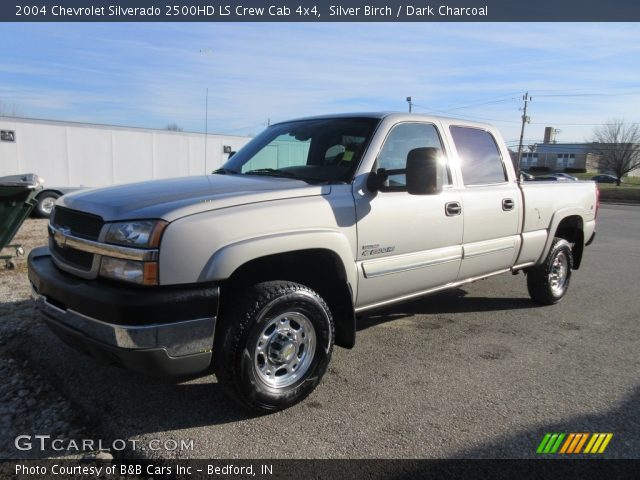 2004 Chevrolet Silverado 2500HD LS Crew Cab 4x4 in Silver Birch