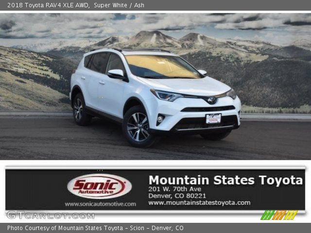 2018 Toyota RAV4 XLE AWD in Super White
