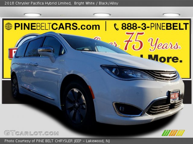 2018 Chrysler Pacifica Hybrid Limited in Bright White