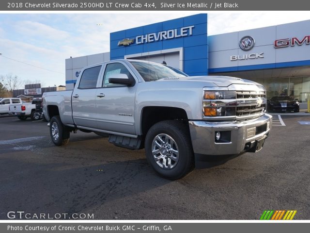 2018 Chevrolet Silverado 2500HD LT Crew Cab 4x4 in Silver Ice Metallic