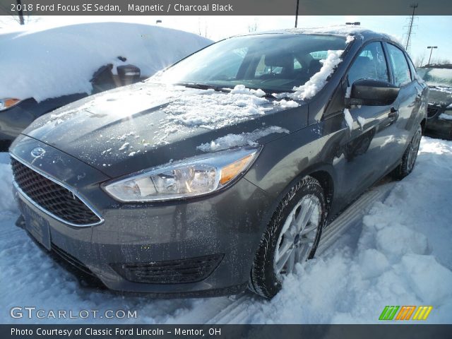 2018 Ford Focus SE Sedan in Magnetic