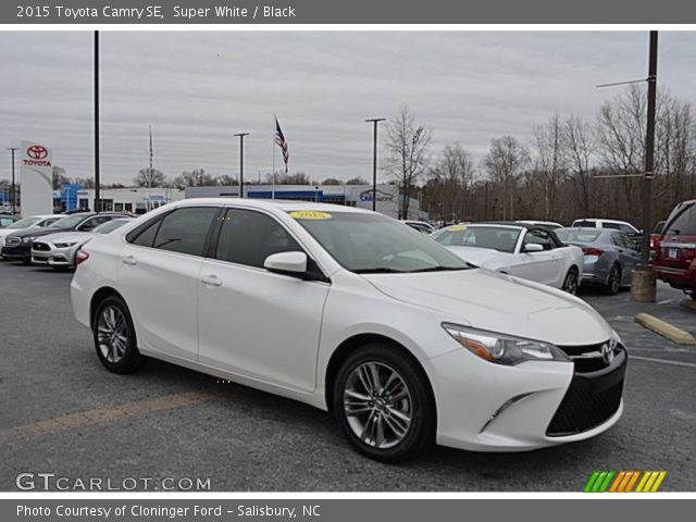 2015 Toyota Camry SE in Super White