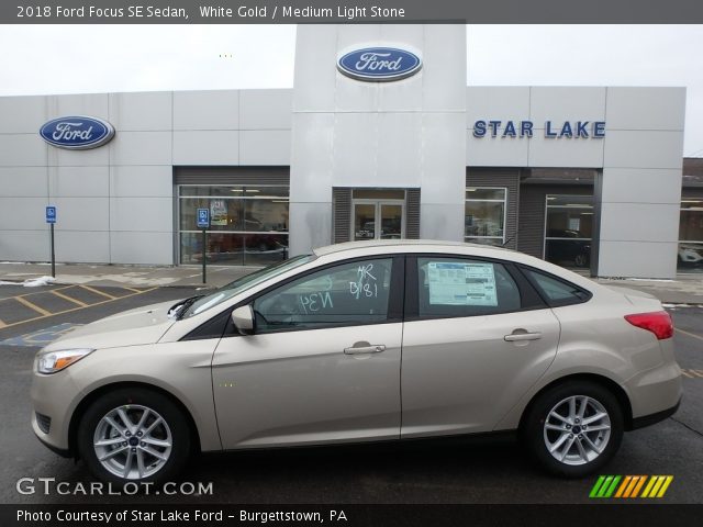 2018 Ford Focus SE Sedan in White Gold