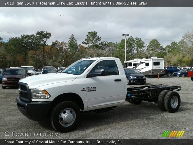 2018 Ram 3500 Tradesman Crew Cab Chassis in Bright White