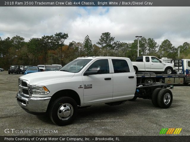 2018 Ram 3500 Tradesman Crew Cab 4x4 Chassis in Bright White