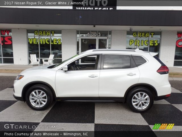 2017 Nissan Rogue SV in Glacier White