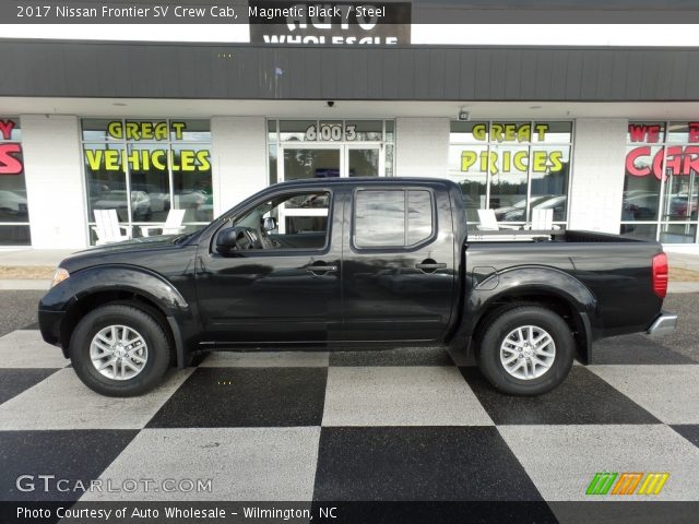 2017 Nissan Frontier SV Crew Cab in Magnetic Black
