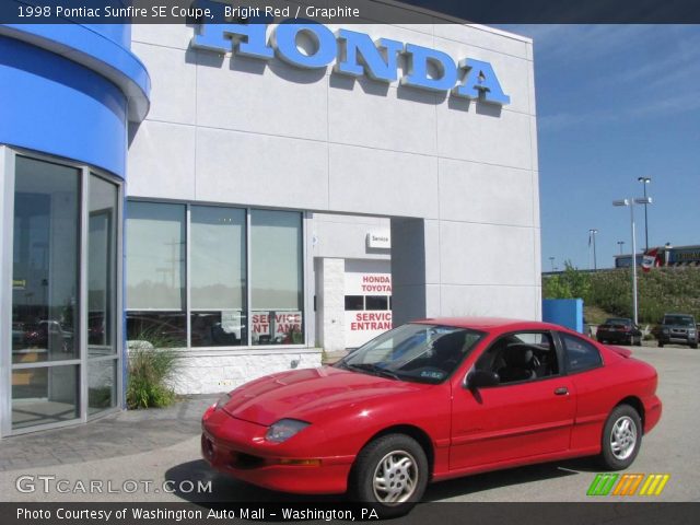 1998 Pontiac Sunfire SE Coupe in Bright Red