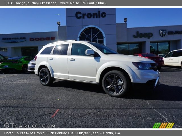 2018 Dodge Journey Crossroad in White Noise Tri-Coat