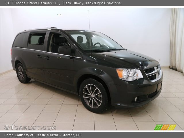 2017 Dodge Grand Caravan SXT in Black Onyx