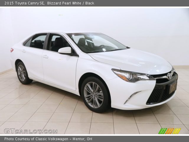 2015 Toyota Camry SE in Blizzard Pearl White