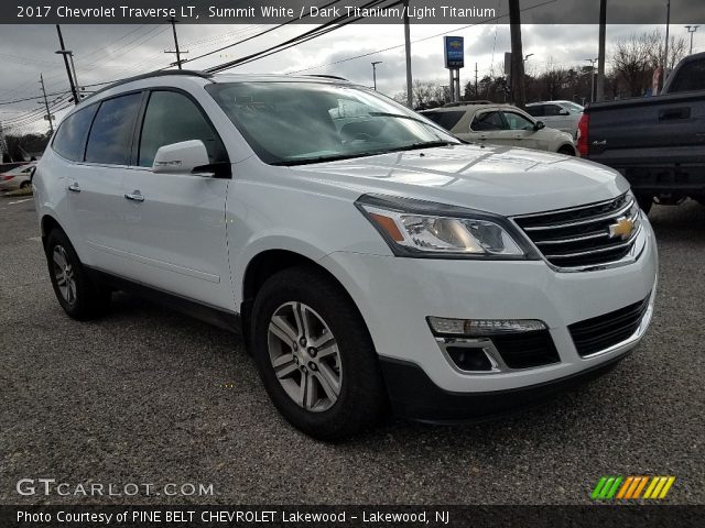 2017 Chevrolet Traverse LT in Summit White