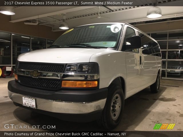 2017 Chevrolet Express 3500 Passenger LT in Summit White