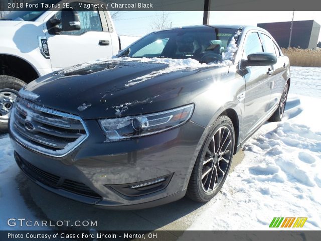 2018 Ford Taurus SEL in Magnetic