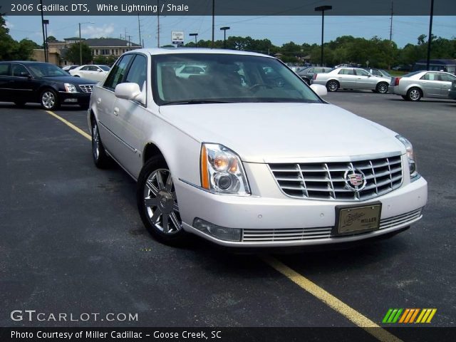 2006 Cadillac DTS  in White Lightning