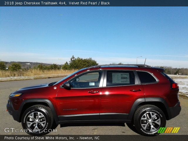 2018 Jeep Cherokee Trailhawk 4x4 in Velvet Red Pearl