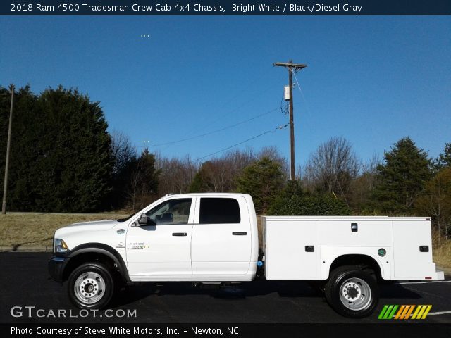 2018 Ram 4500 Tradesman Crew Cab 4x4 Chassis in Bright White