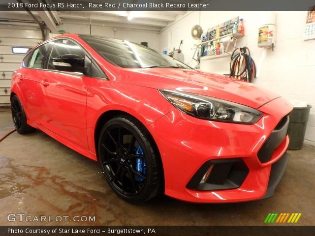 2018 Ford Focus RS Hatch in Race Red