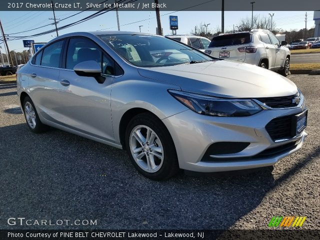 2017 Chevrolet Cruze LT in Silver Ice Metallic