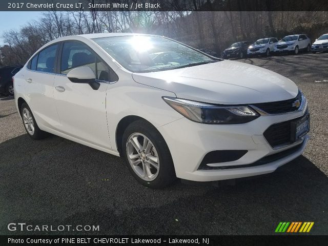 2017 Chevrolet Cruze LT in Summit White