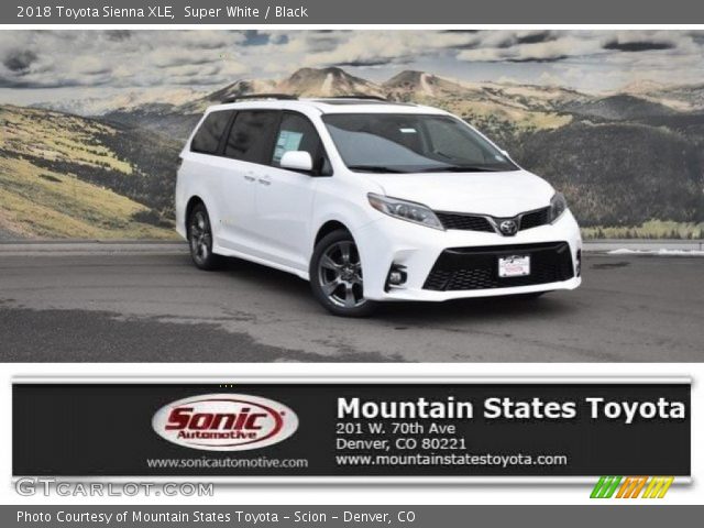 2018 Toyota Sienna XLE in Super White