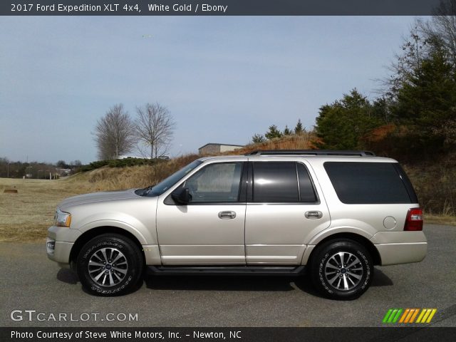 2017 Ford Expedition XLT 4x4 in White Gold