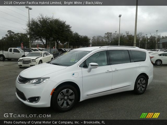 2018 Chrysler Pacifica Hybrid Limited in Bright White