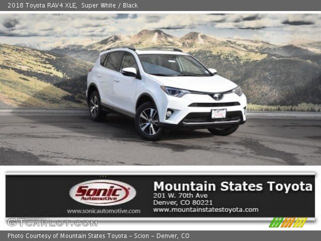 2018 Toyota RAV4 XLE in Super White
